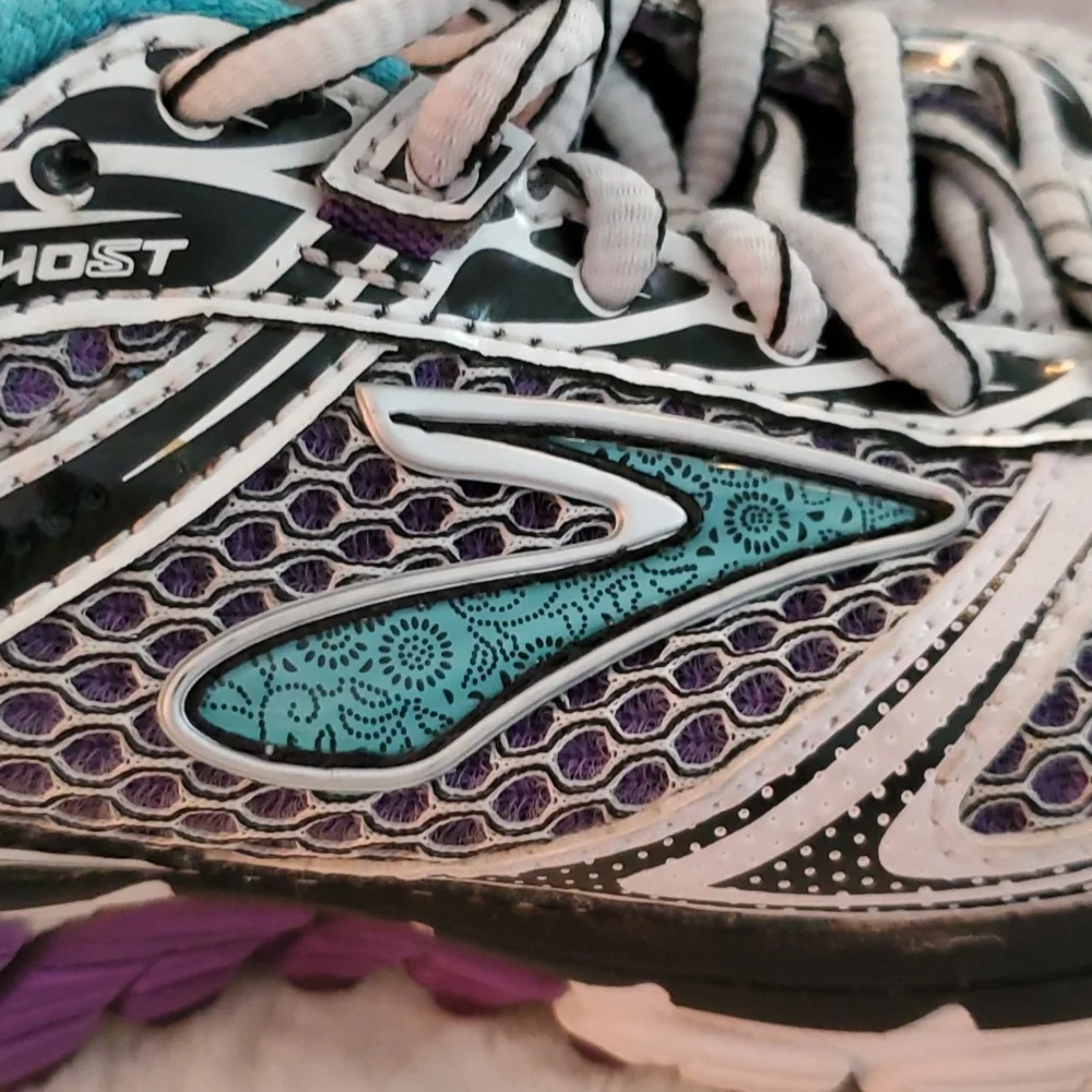 EUC Brooks GHOST running shoes Sz 6 Euro 6.5 - Picture 9 of 9